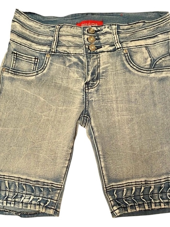 Pants - NWOT GoGo Star blue jean colored faded wash bermuda stretch shorts size 11